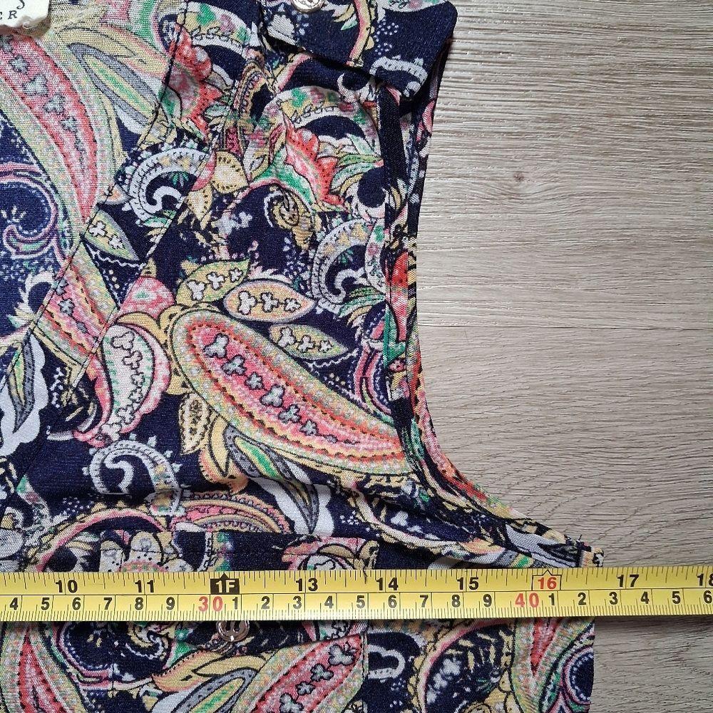 Ember Sleeveless Paisley Blouse Button Down - Picture 6 of 7